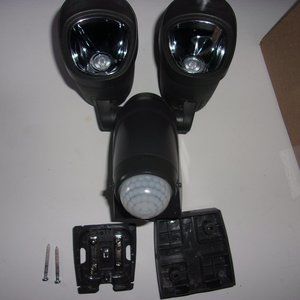 SECURITY LIGHT MOTION DETECTOR